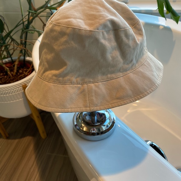 Vintage Burberry Bucket Hat - 💯 Authentic! - Picture 4 of 7